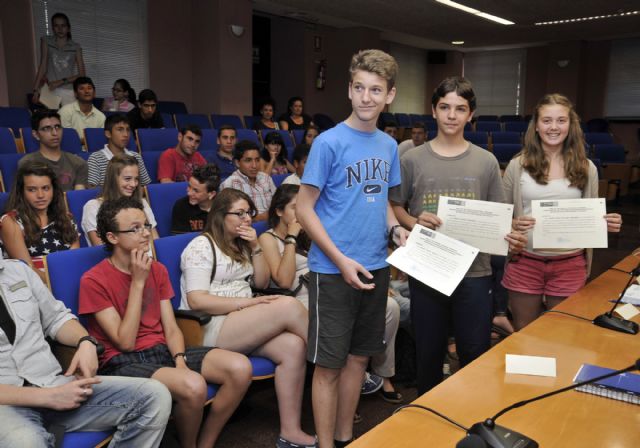 Entregan las acreditaciones a los alumnos de Secundaria del Máster Universitario en Mediación - 3, Foto 3
