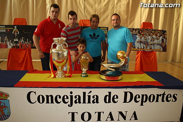 Ms de 1.500 aficionados se acercaron al Pabelln 