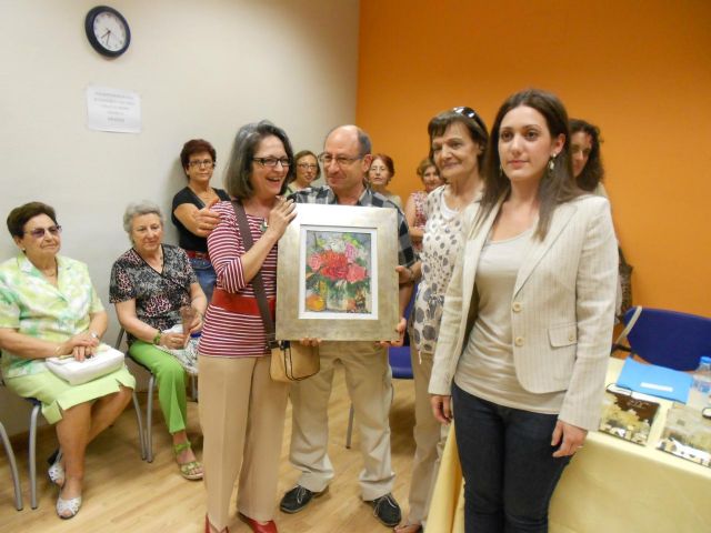 María Dolores García Mompeán gana el concurso de pintura Flores y Libros de los Centros de la Mujer - 3, Foto 3