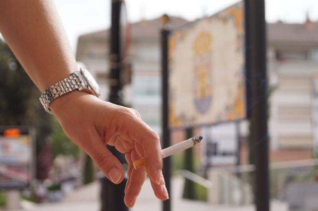 El ayuntamiento de Totana apoya la campaña del Día Mundial contra el Tabaco, Foto 1