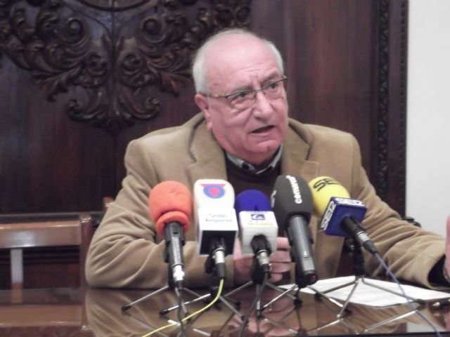 El PSOE se adhiere al escrito de recogida de firmas que solicitan la continuidad del Aula Senior  de Lorca, dependiente de la UNED - 1, Foto 1