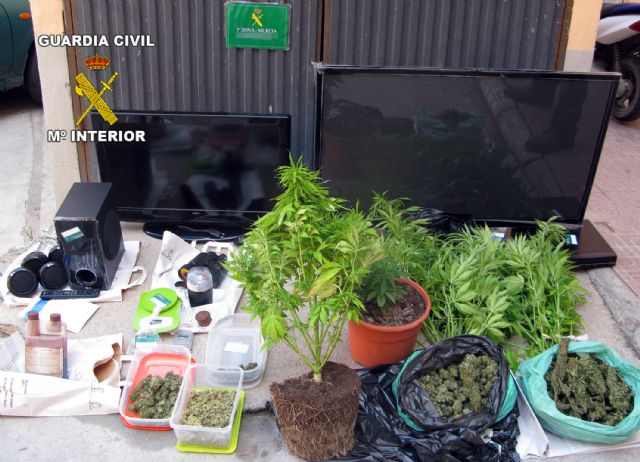 La Guardia Civil desarticula dos puntos de venta de droga, en Águilas y Puerto Lumbreras - 2, Foto 2