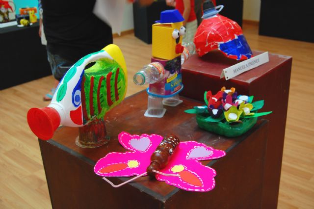 Las Torres de Cotillas muestra el arte con el reciclaje de los alumnos del taller municipal de manualidades - 4, Foto 4