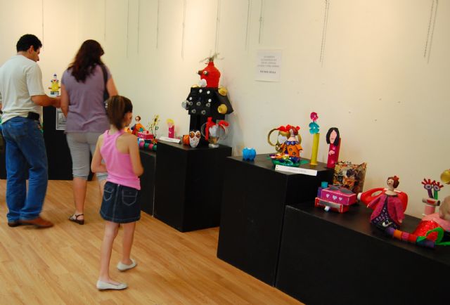 Las Torres de Cotillas muestra el arte con el reciclaje de los alumnos del taller municipal de manualidades - 5, Foto 5