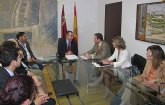 El consejero de Presidencia se reúne con la Asociación Española de Fundaciones