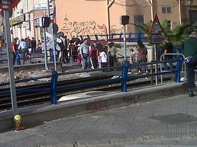 EL PSOE denuncia que el acoso de camellos y delincuentes mantiene en vilo a los vecinos del barrio de San Pío X - 1, Foto 1