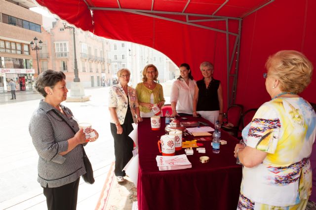 La mesa del Ayuntamiento recauda 1.868 euros para Cáritas - 1, Foto 1