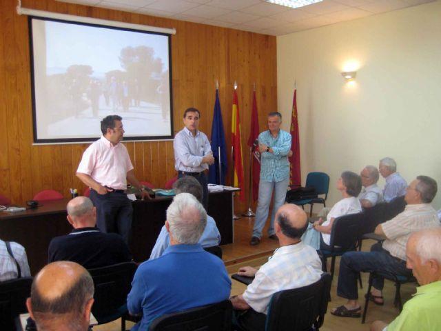 Enseñan técnicas de orientación a los mayores senderistas - 2, Foto 2