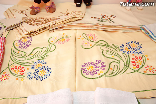 Taller de manualidades y bordados. Centro Municipal de Personas Mayores - 14