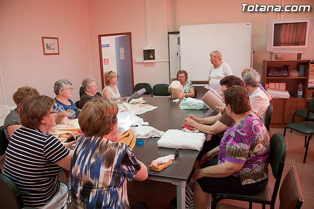 Taller de manualidades y bordados. Centro Municipal de Personas Mayores - 26