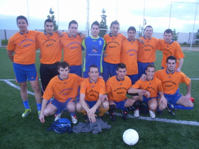 Los equipos Uclident, Droguería Librería Patricio, Floristería Katy y Carri aluminios se clasifican para las semifinales de la Copa de Fútbol Aficionado Juega Limpio, Foto 1