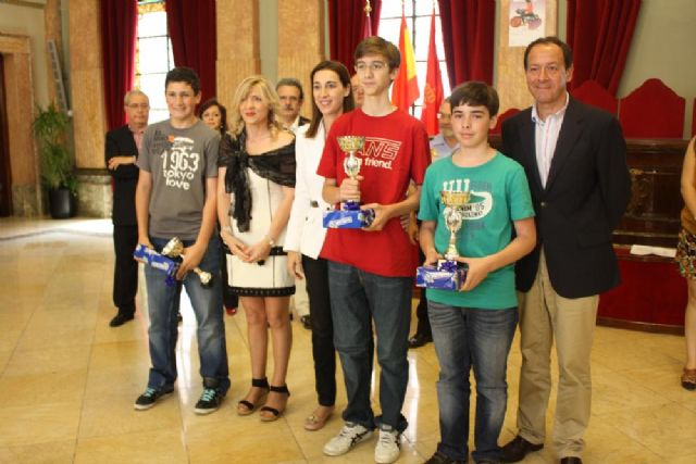 El Alcalde entrega premios a los escolares más expertos en educación vial - 3, Foto 3