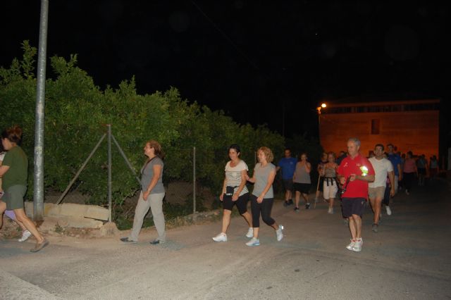 Cerca de doscientos aficionados al senderismo participan en la VI Ruta Nocturna Torre Vieja - 1, Foto 1