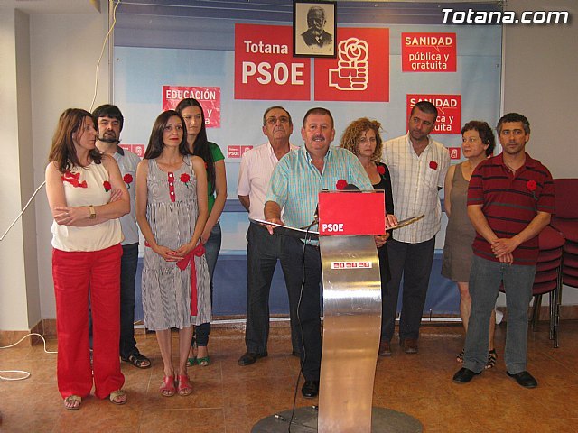 El nuevo Secretario General del PSOE de Totana, Andrés Garcia Cánovas, presentó a la nueva ejecutiva, Foto 1