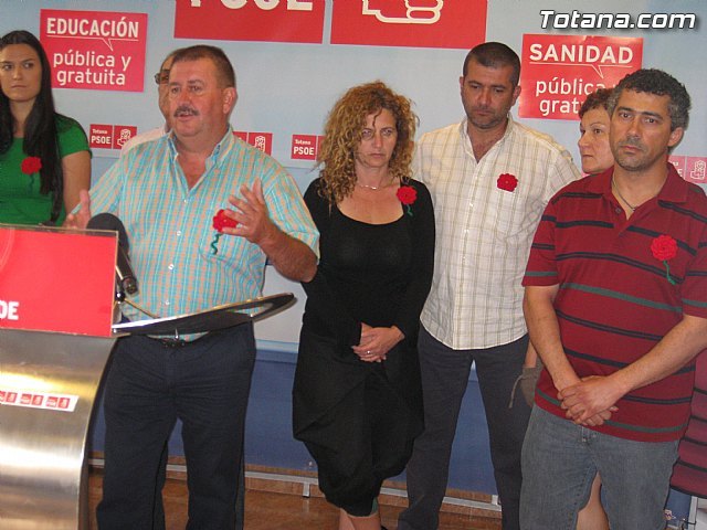 El nuevo Secretario General del PSOE de Totana, Andrés Garcia Cánovas, presentó a la nueva ejecutiva, Foto 3