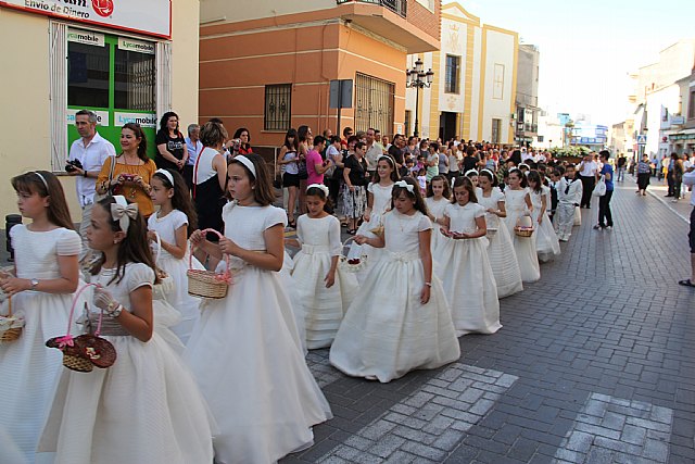 Los niños y niñas lumbrerenses que hicieron la Primera Comunión celebraron la tradicional procesión del Corpus - 1, Foto 1