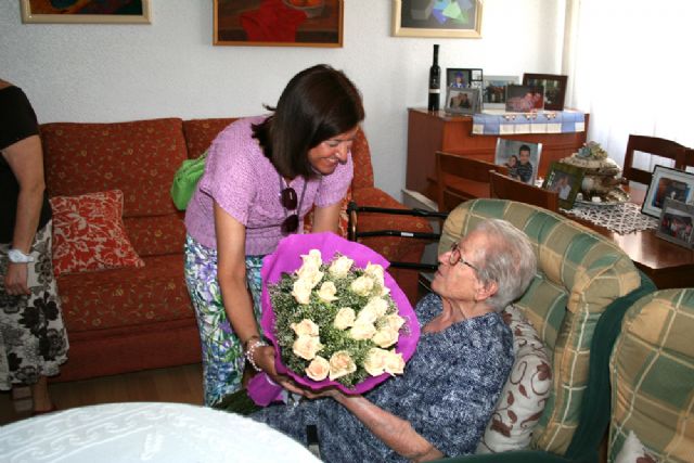 El Ayuntamiento homenajea a la ceheginera centenaria Ana María Sánchez - 2, Foto 2