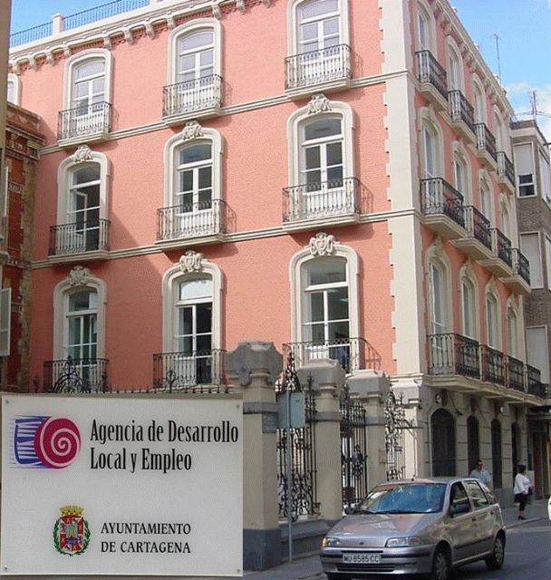 Técnicos del Ayuntamiento de Palos de la Frontera y de la Junta de Andalucía visitan la ADLE - 1, Foto 1