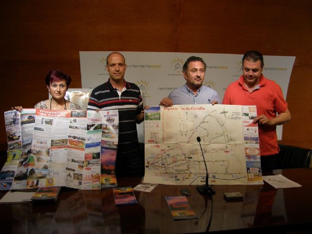 Ayuntamiento y vecinos de la pedanía elaboran el primer Callejero de Cazalla - 1, Foto 1