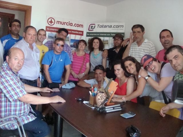 Los usuarios del SAP llevan a cabo varias visitas en el marco de el programa que les ayuda a relacionarse socialmente con el entorno que les rodea, Foto 1