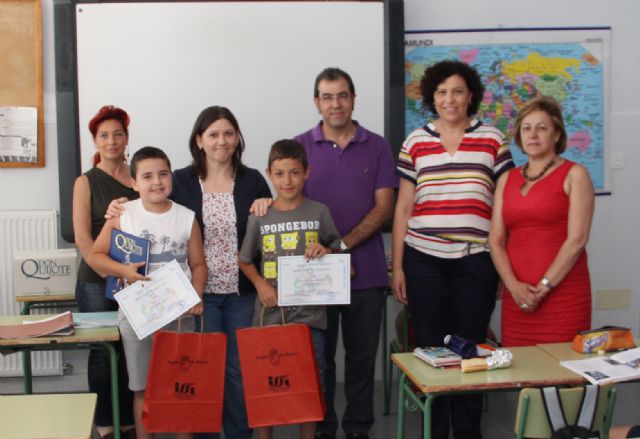 Entrega de premios de la campaña 'Crece en Seguridad' en la que han participado 200 alumnos de los colegios de Puerto Lumbreras - 1, Foto 1