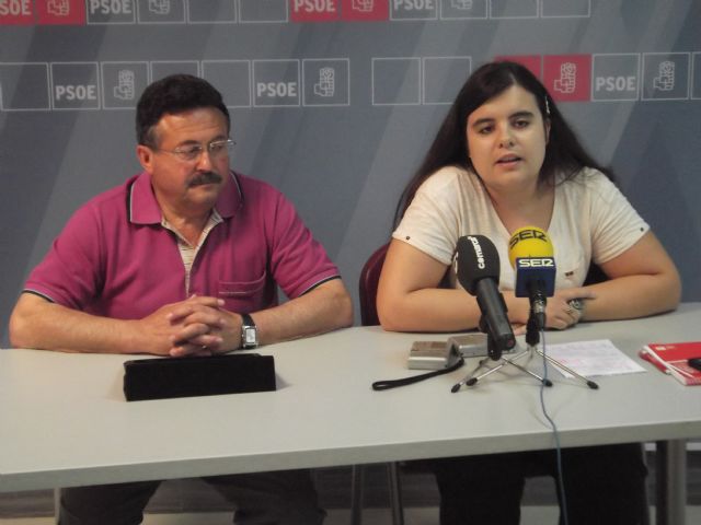 Juventudes Socialistas de Lorca muestra su indignación por los recortes del Gobierno en materia educativa - 1, Foto 1