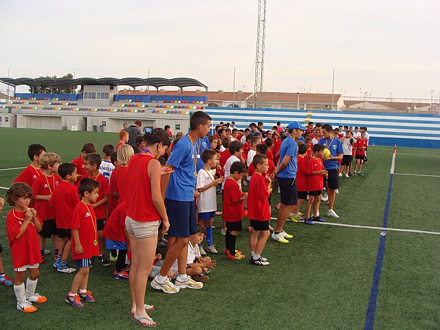 Los 300 alumnos de la Escuela de Fútbol Base Pinatar celebran la clausura del curso 2011-2012 - 3, Foto 3