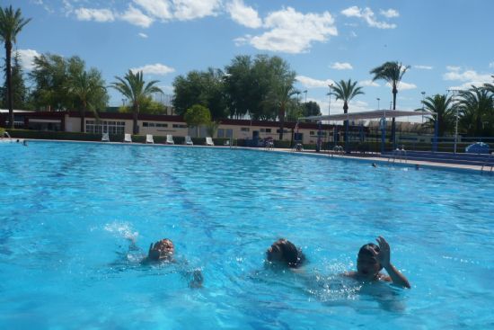 La piscinas del Polideportivo Municipal 6 de Diciembre y del Complejo Deportivo Guadalentín abren hoy sus puertas de forma oficial, Foto 2