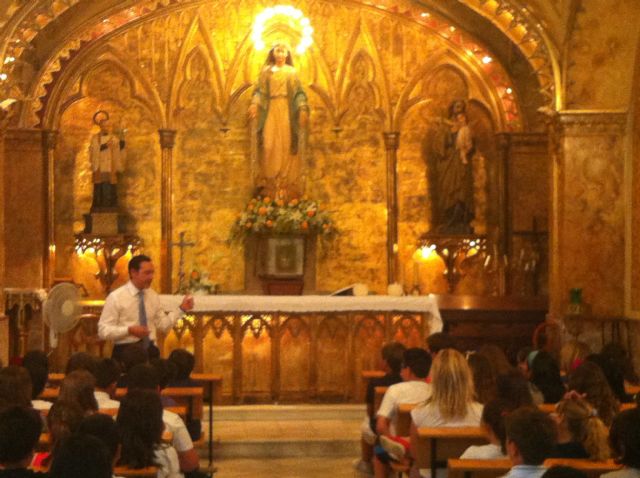Charla sobre España una monarquia parlamentaria en el colegio San Francisco de Asís - 1, Foto 1