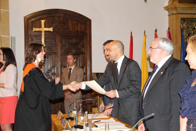 El secretario de Estado de Comercio apadrina a la última promoción de licenciados en ADE de la UCAM - 1, Foto 1