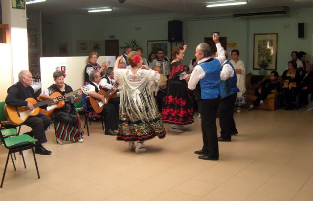 El Hogar de los Mayores torreño celebró el fin de curso de sus talleres - 3, Foto 3