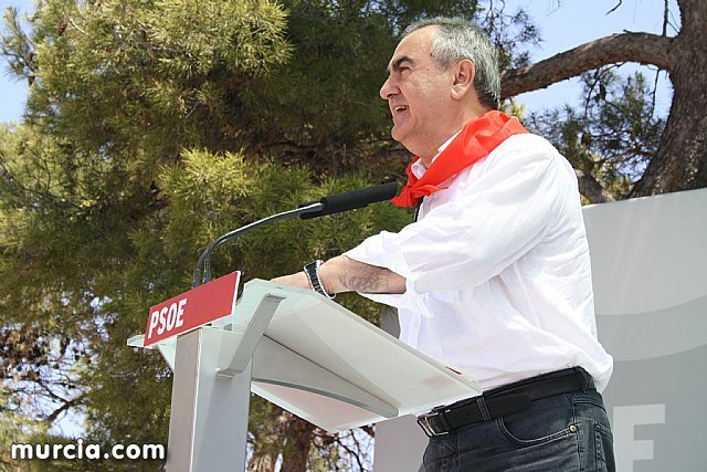 González Tovar llama a la unidad de todos los socialistas y anima a trabajar y conectar con la gente en la I Fiesta de la Rosa del PSRM, Foto 1