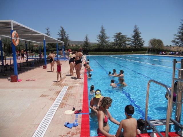 Más de 600 usuarios disfrutaron de las piscinas municipales durante el pasado fin de semana, Foto 4