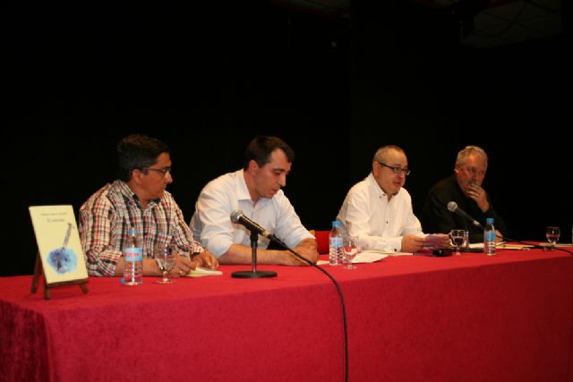 Antonio García Jiménez presenta 'El Violinista', su último poemario - 3, Foto 3