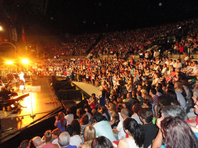 Bisbal encandiló al público que llenaba el auditorio del Parque Almansa - 1, Foto 1