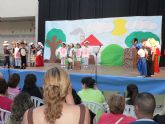 El festival de tetaro del I.E.S. Antonio Hellín arranca con la simpatía de los más pequeños