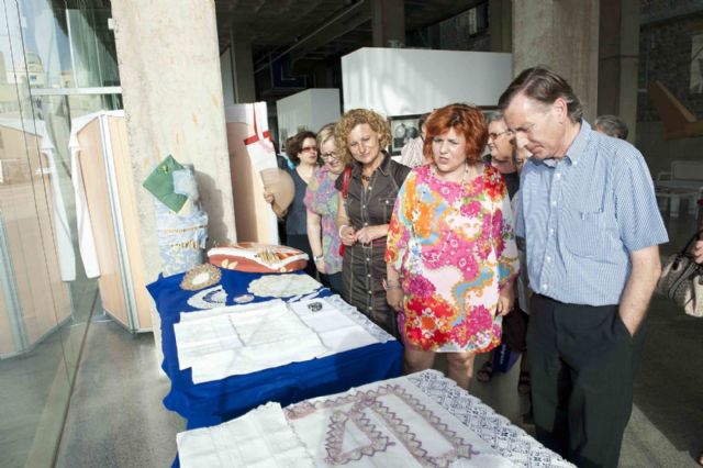 Inaugurada en el CIM la muestra de los talleres de la concejalía de Mujer - 2, Foto 2