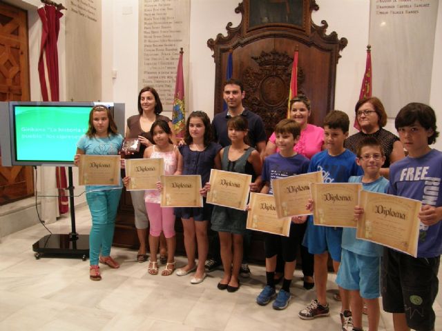 El Ayuntamiento entrega los premios del concurso La historia de mi pueblo, en el que han participado alumnos de 6 colegios lorquinos - 1, Foto 1