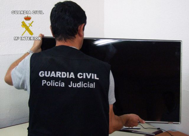 La Guardia Civil esclarece una estafa por Internet realizada por un teleoperador comercial - 1, Foto 1