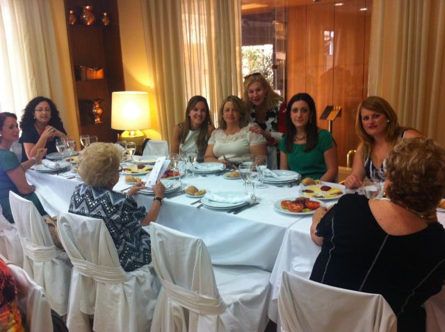 Alicia Barquero, Socia de Honor de la Asociación Regional de Amas de Casa, Consumidores y Usuarios - 1, Foto 1