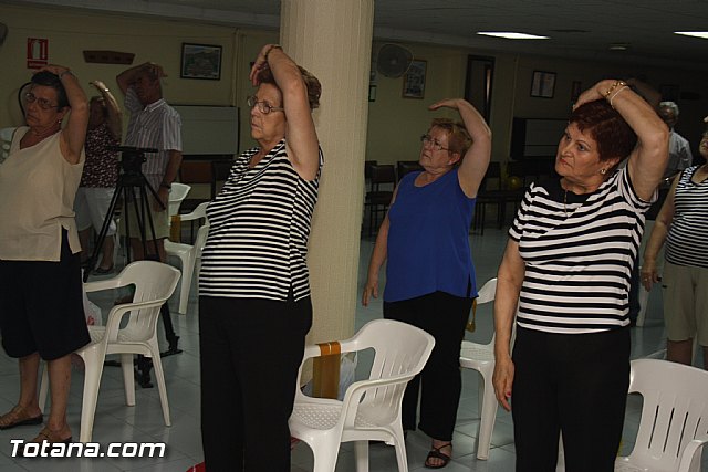 Gimnasia para mayores. Centro de Personas Mayores Plaza de la Balsa Vieja - 11