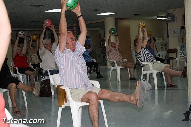 Gimnasia para mayores. Centro de Personas Mayores Plaza de la Balsa Vieja - 19