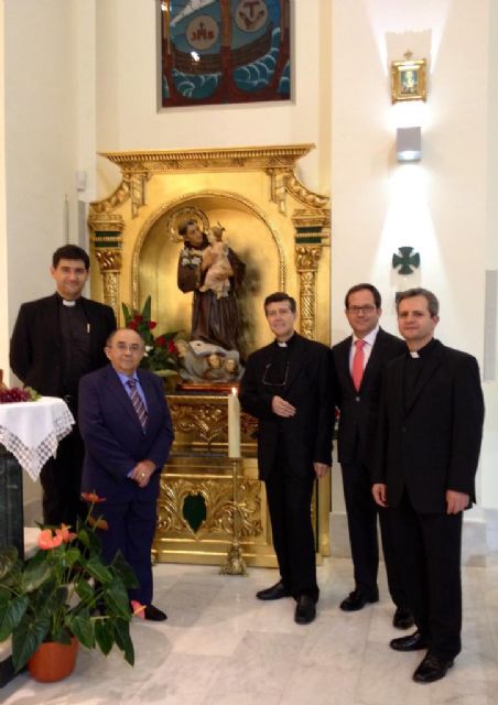 Lobosillo estrena retablo y trono para San Antonio de Padua - 1, Foto 1