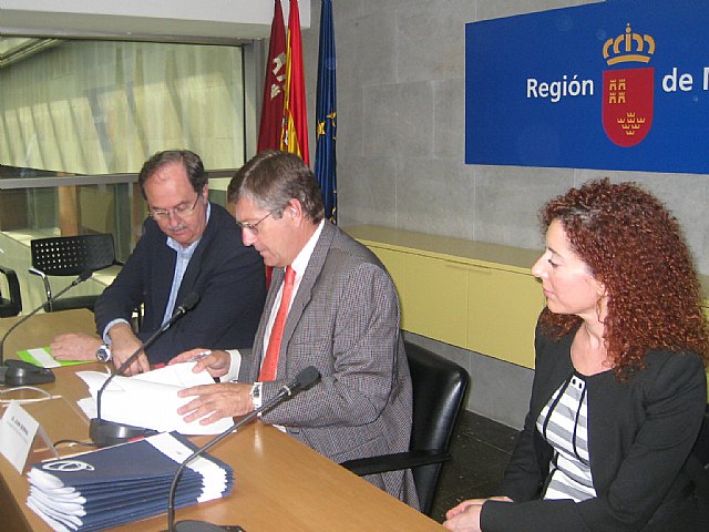 La Comunidad suscribe con 11 entidades financieras un crédito de 1.040 millones de euros para el Plan de Pago a Proveedores - 1, Foto 1