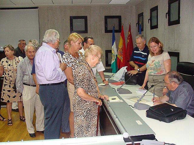 Vicente García Hernández presenta en San Pedro del Pinatar su último poemario “Materia Elemental” - 2, Foto 2