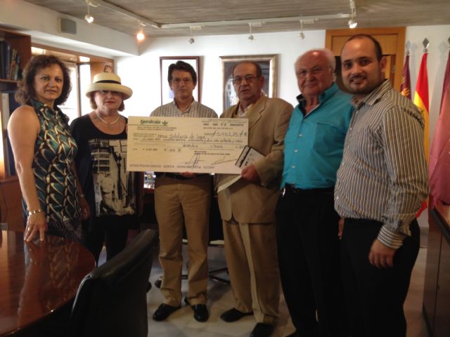 El Club Rotario de Valencia Rey Don Jaime dona a la Mesa Solidaria 5.452 € para los afectados por los terremotos - 1, Foto 1