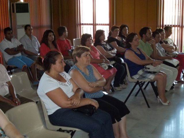 ASEMOL y la cooperativa de jóvenes empresarios Cinco Estrellas Vega del Segura promocionan en Alguazas la compra y consumo de productos murcianos - 2, Foto 2