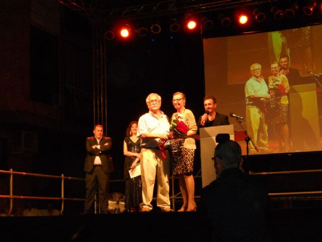 Aljucer culmina sus Fiestas Populares con La Hoguera más grande jamás quemada, con la que AJVA rinde homenaje al fallecido pedáneo Juan Antonio Carrasco - 1, Foto 1