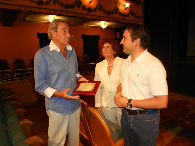 La butaca número 1 del Teatro Bernal ya lleva el nombre de Arturo Fernández - 1, Foto 1