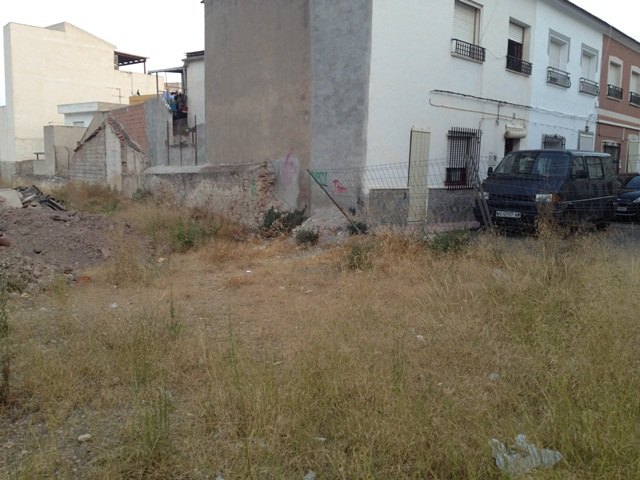 UI claim "the abandonment, neglect and danger to the neighbors found the site of" The Yesera ", Foto 5